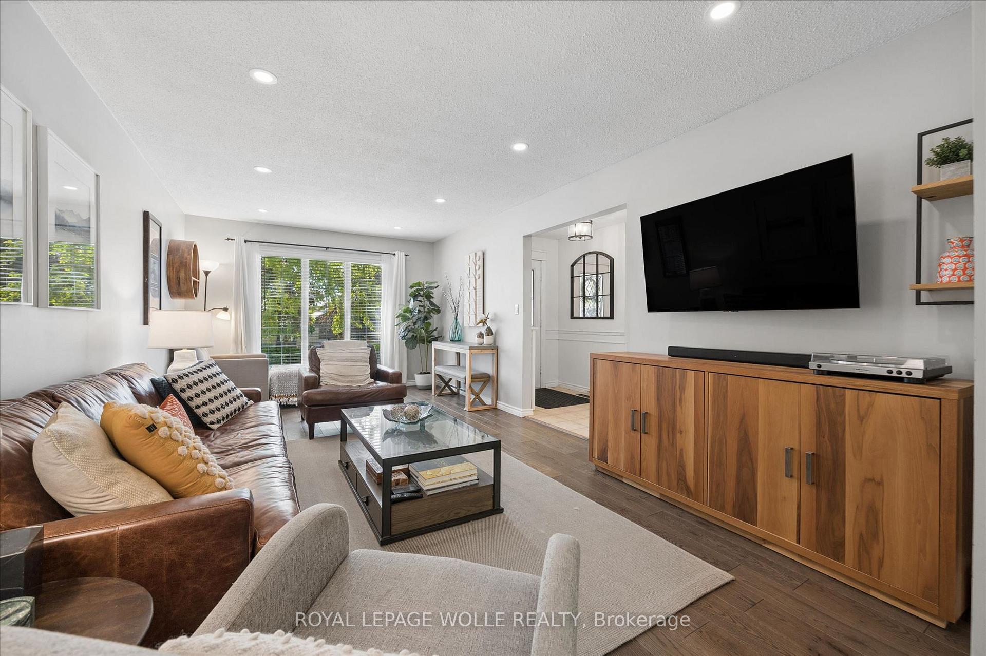 Photo 6 of 134 Bechtel Drive, Kitchener, Pioneer Park — HOMEH