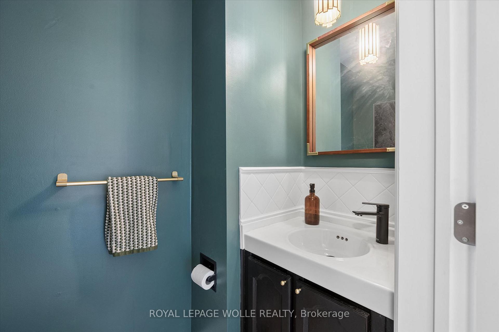 Photo 18 of 134 Bechtel Drive, Kitchener, Pioneer Park — HOMEH