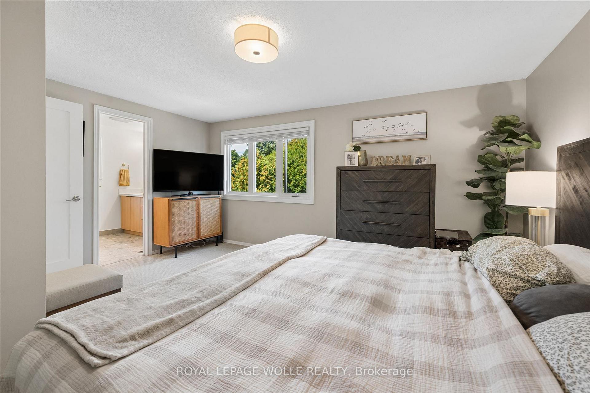 Photo 21 of 134 Bechtel Drive, Kitchener, Pioneer Park — HOMEH
