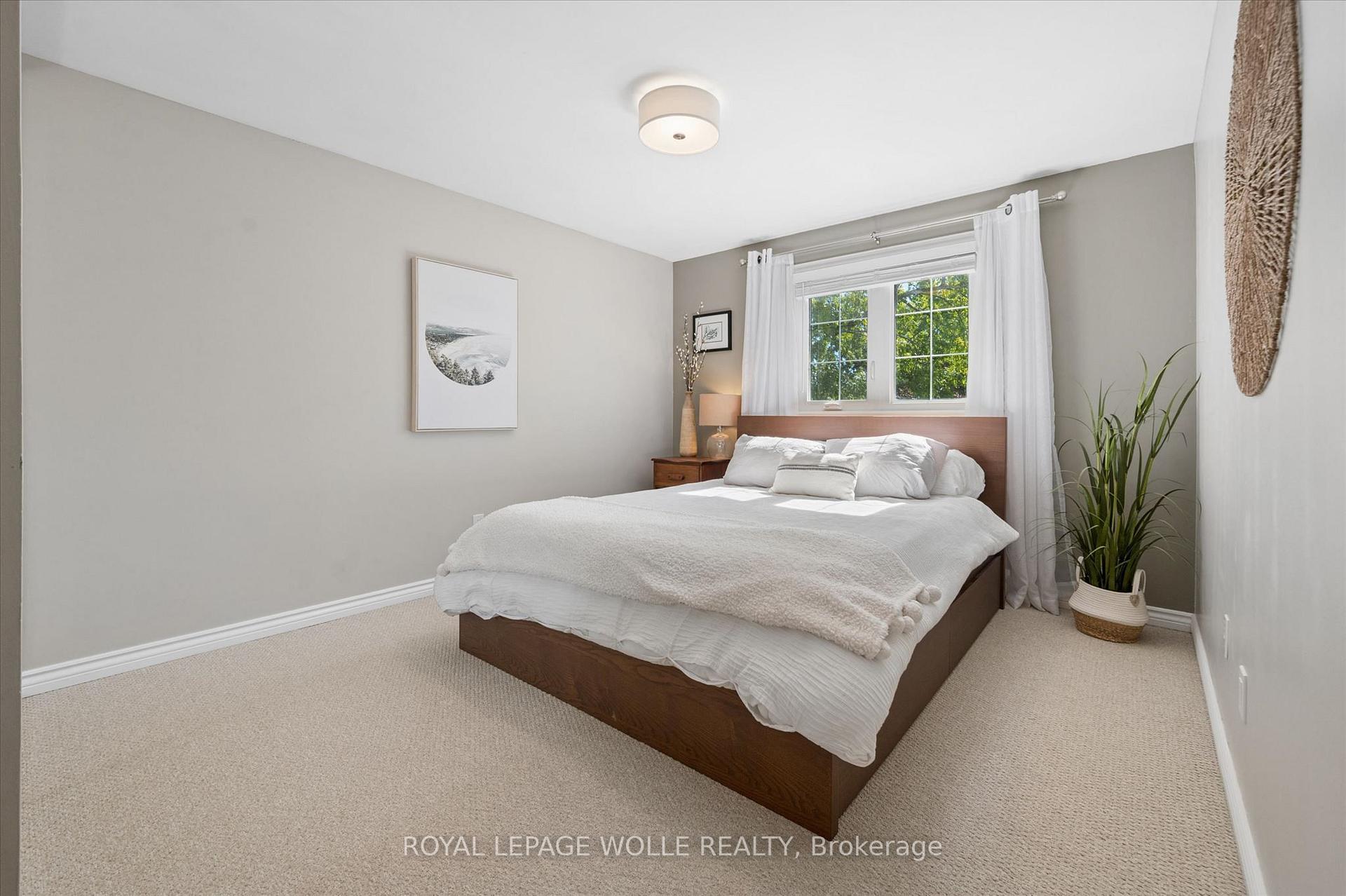 Photo 24 of 134 Bechtel Drive, Kitchener, Pioneer Park — HOMEH