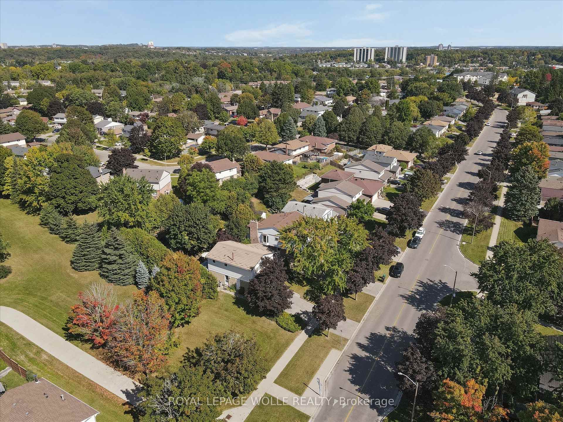 Photo 44 of 134 Bechtel Drive, Kitchener, Pioneer Park — HOMEH