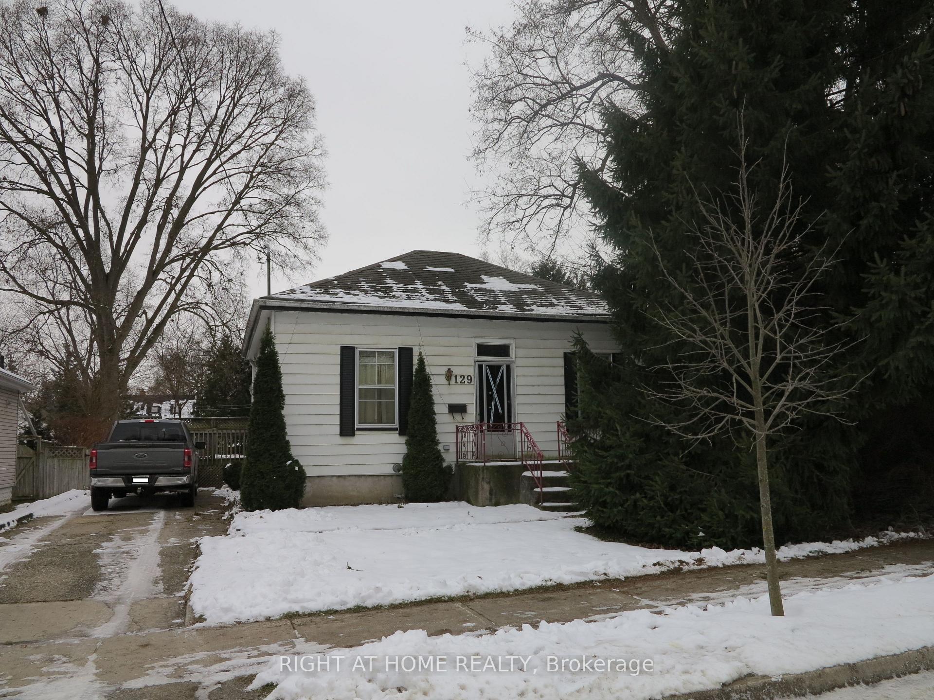 Photo 1 of 129 Walnut Street, London, North N — HOMEH