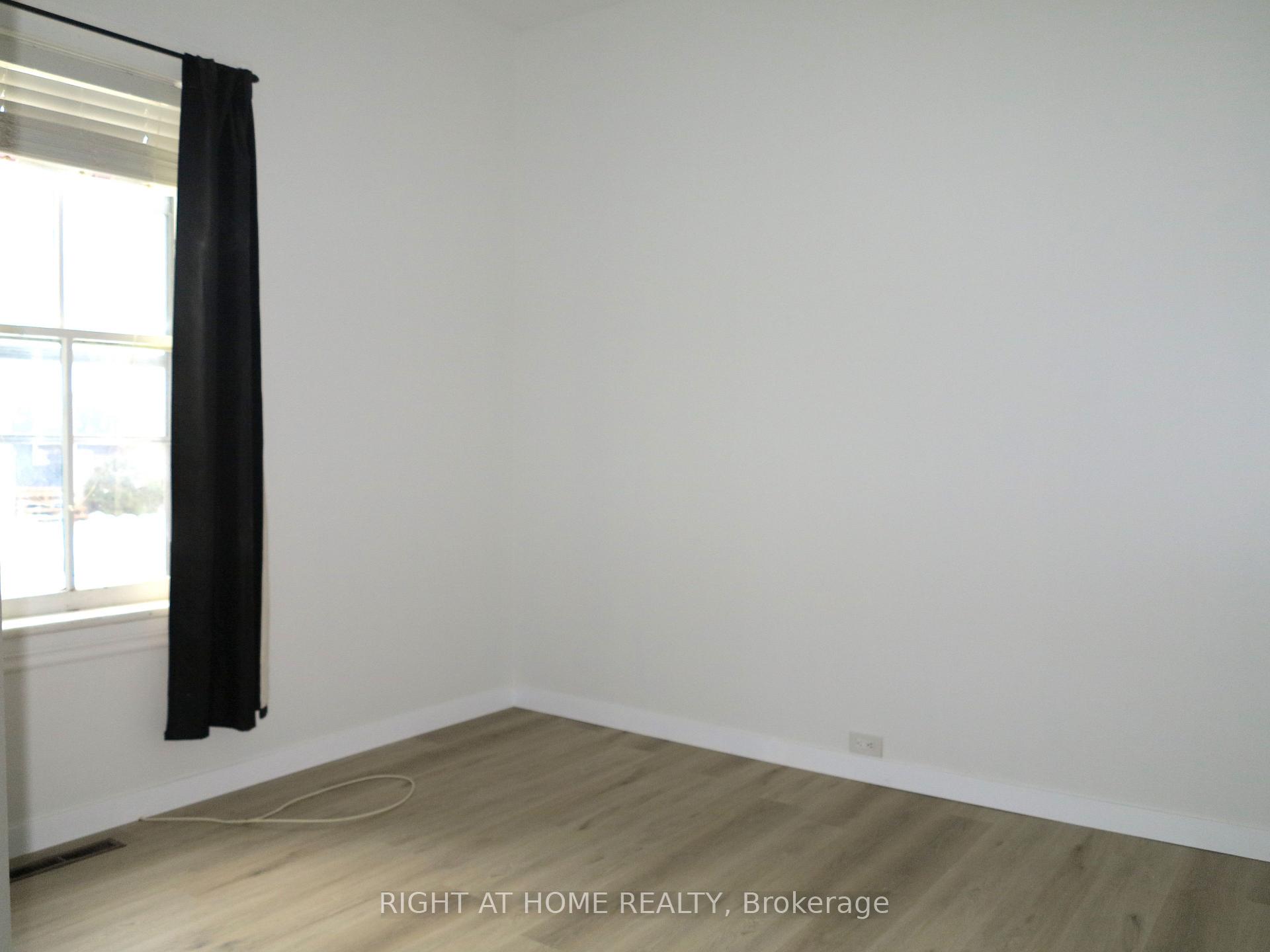 Photo 6 of 129 Walnut Street, London, North N — HOMEH