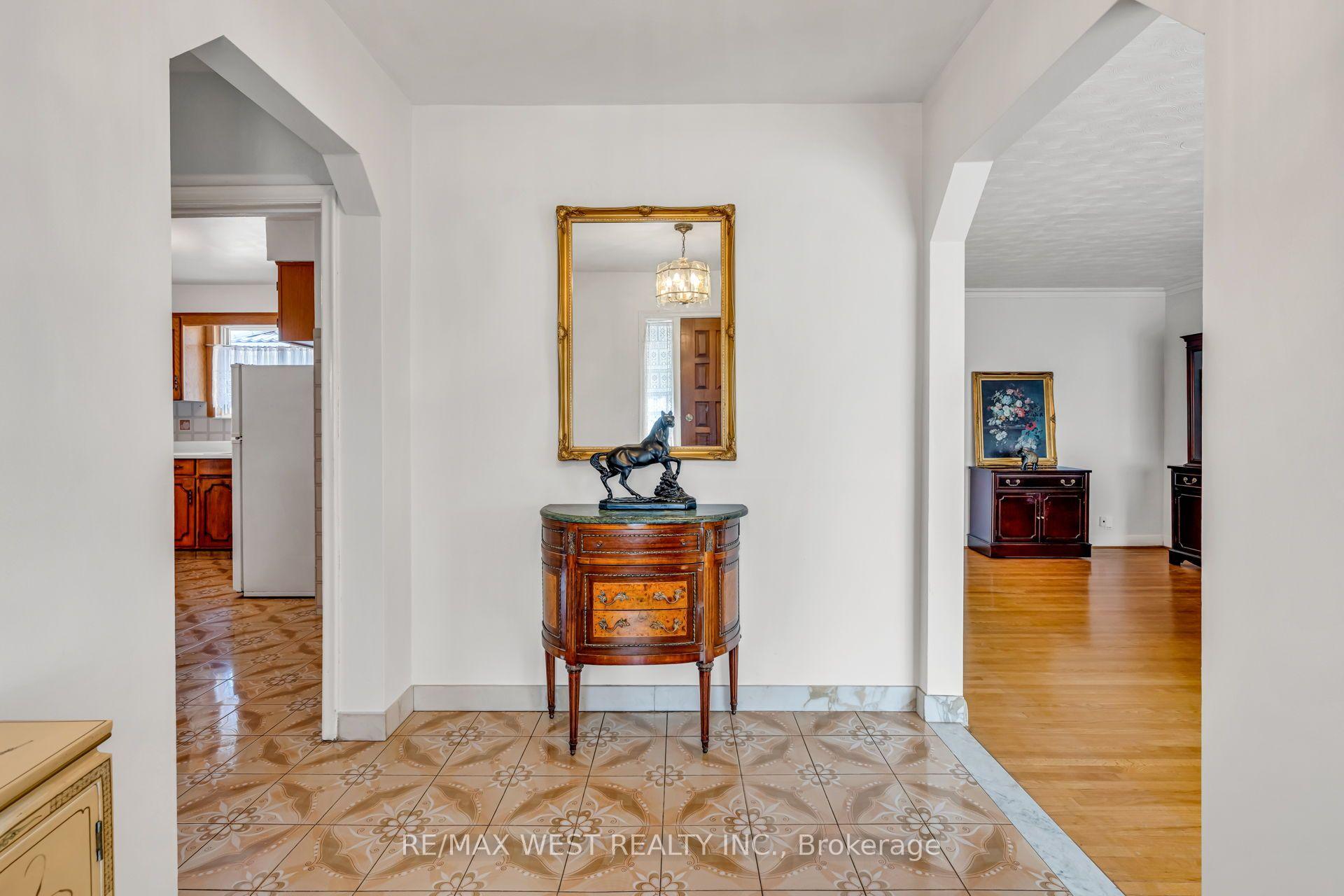 Photo 10 of 90 Tavistock Road, North York, Downsview-Roding-CFB — HOMEH