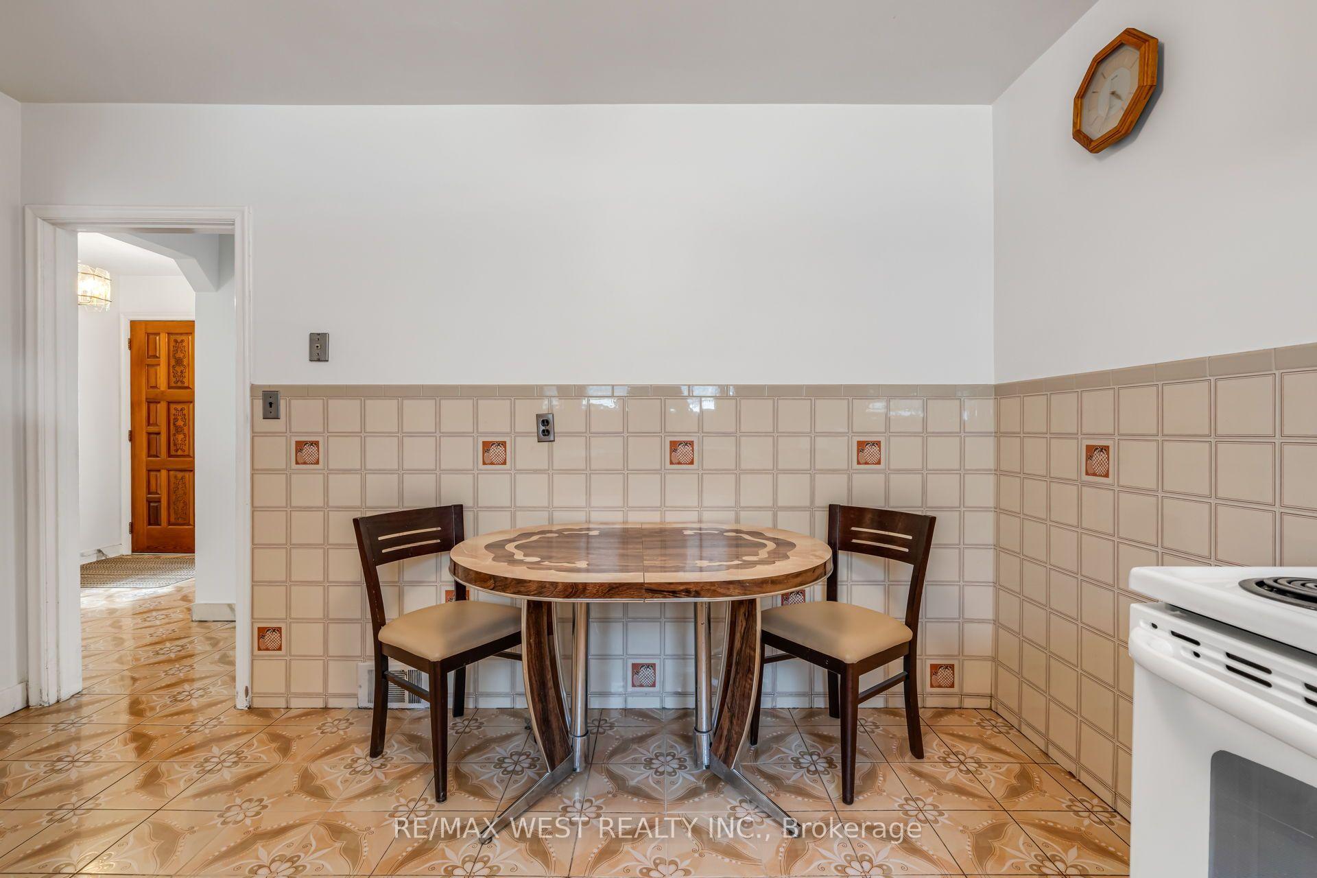 Photo 19 of 90 Tavistock Road, North York, Downsview-Roding-CFB — HOMEH