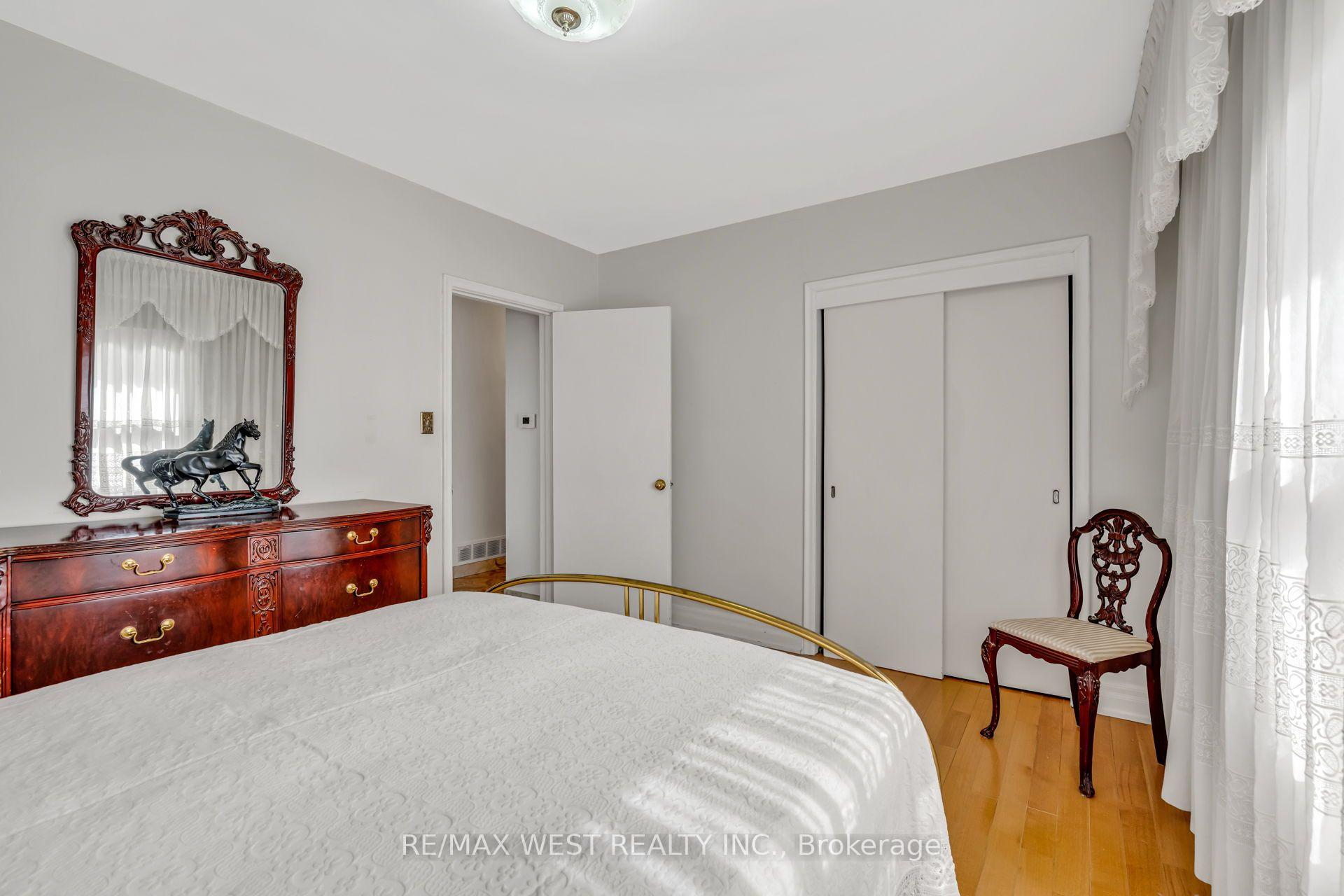 Photo 23 of 90 Tavistock Road, North York, Downsview-Roding-CFB — HOMEH