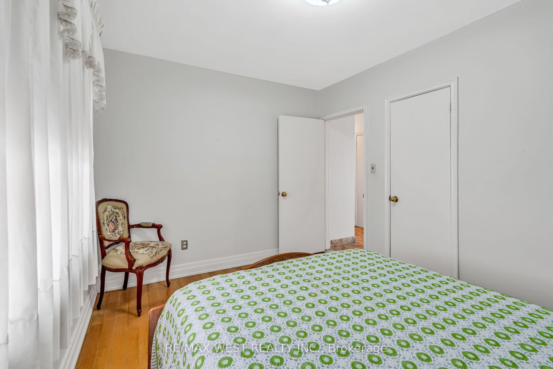 Photo 26 of 90 Tavistock Road, North York, Downsview-Roding-CFB — HOMEH