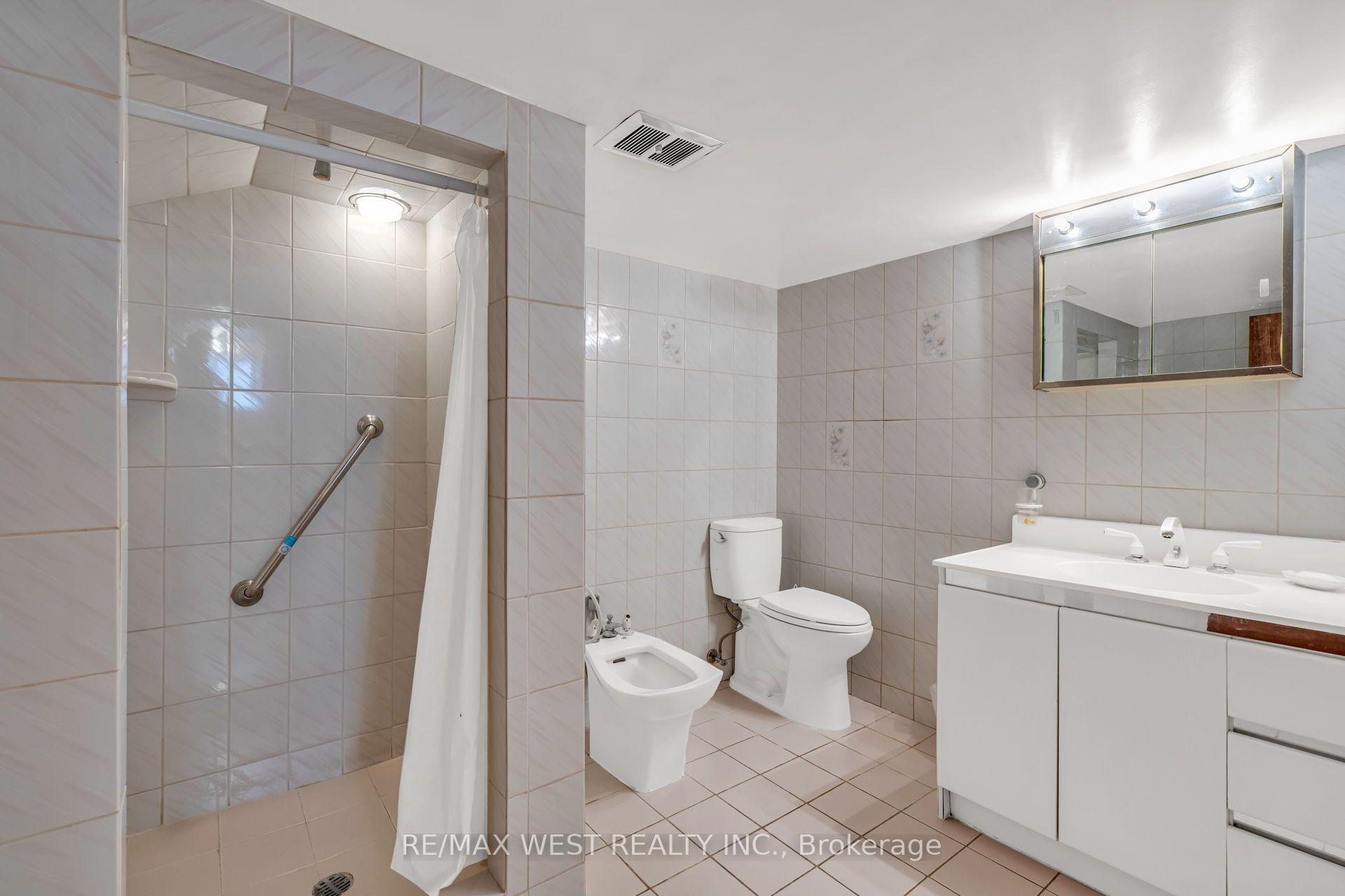 Photo 43 of 90 Tavistock Road, North York, Downsview-Roding-CFB — HOMEH