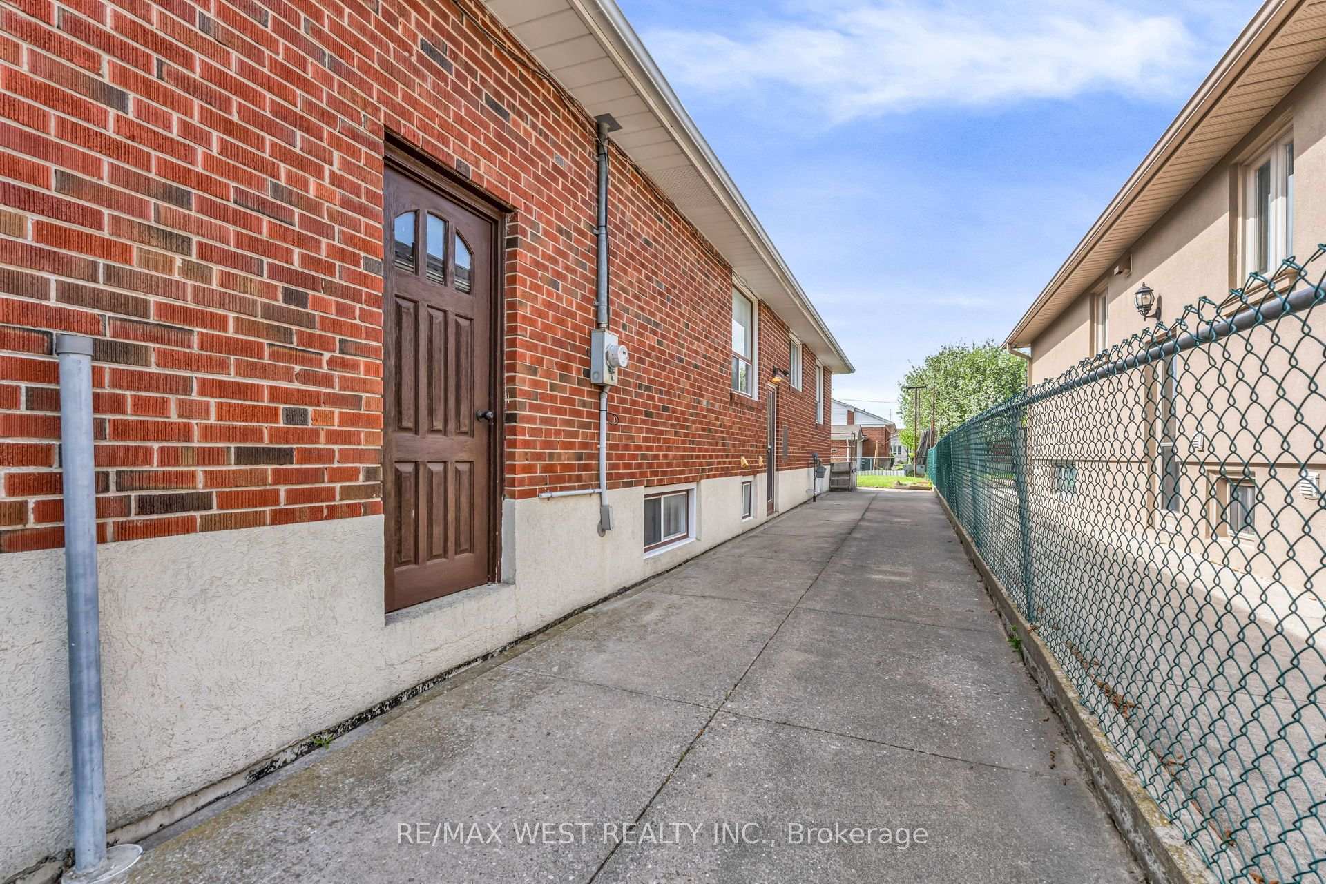 Photo 44 of 90 Tavistock Road, North York, Downsview-Roding-CFB — HOMEH