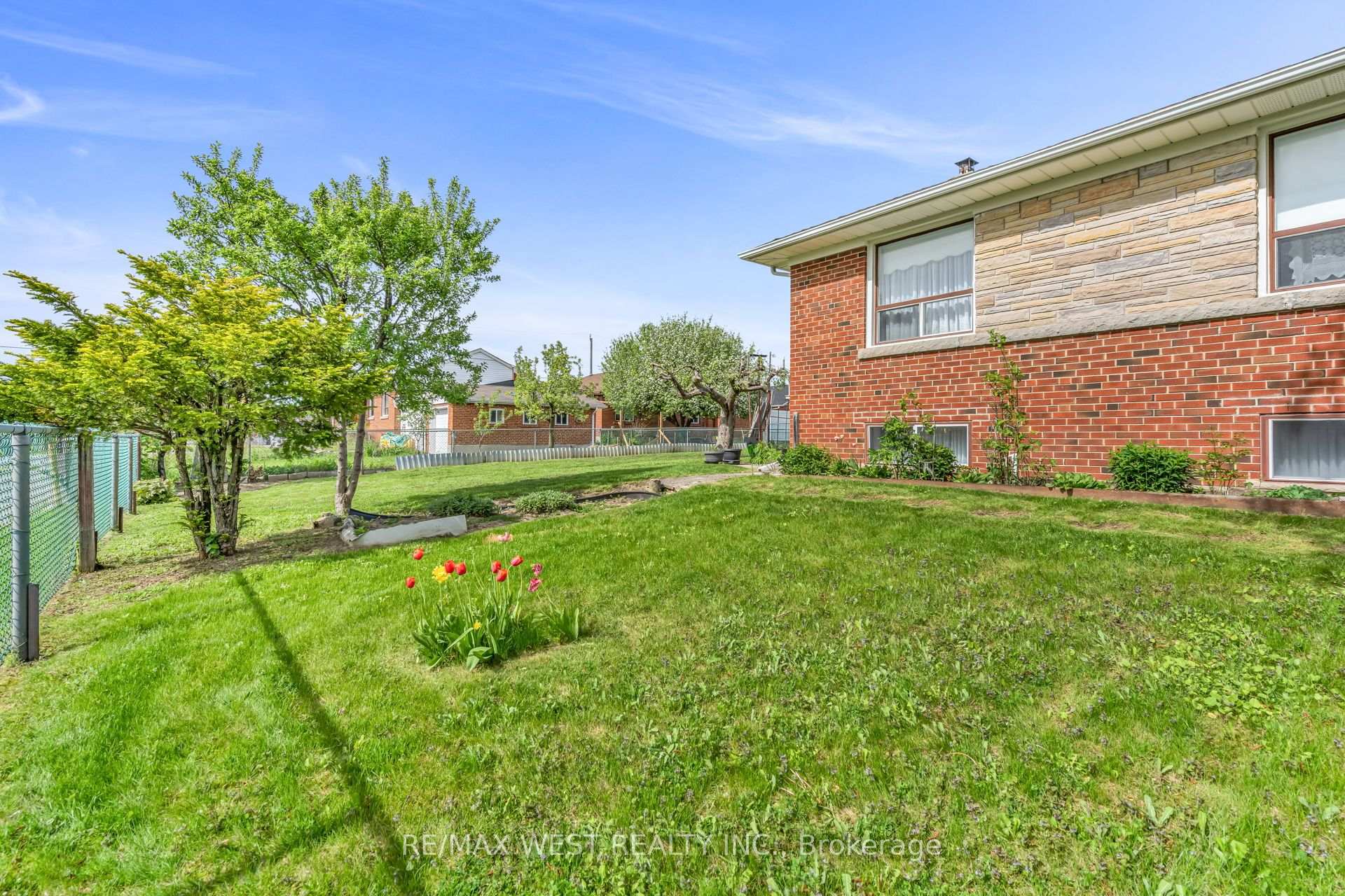 Photo 50 of 90 Tavistock Road, North York, Downsview-Roding-CFB — HOMEH