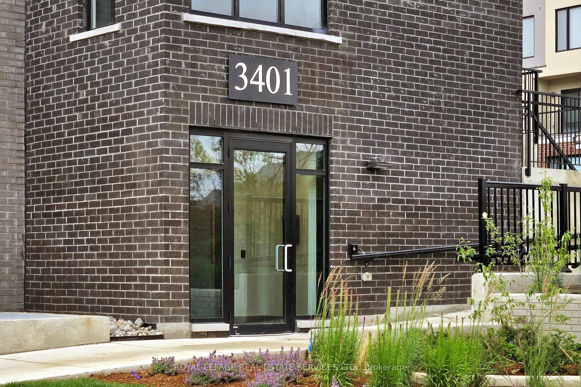 Photo 3 of Unit 417, 3401 Ridgeway Drive E, Mississauga, Erin Mills — HOMEH