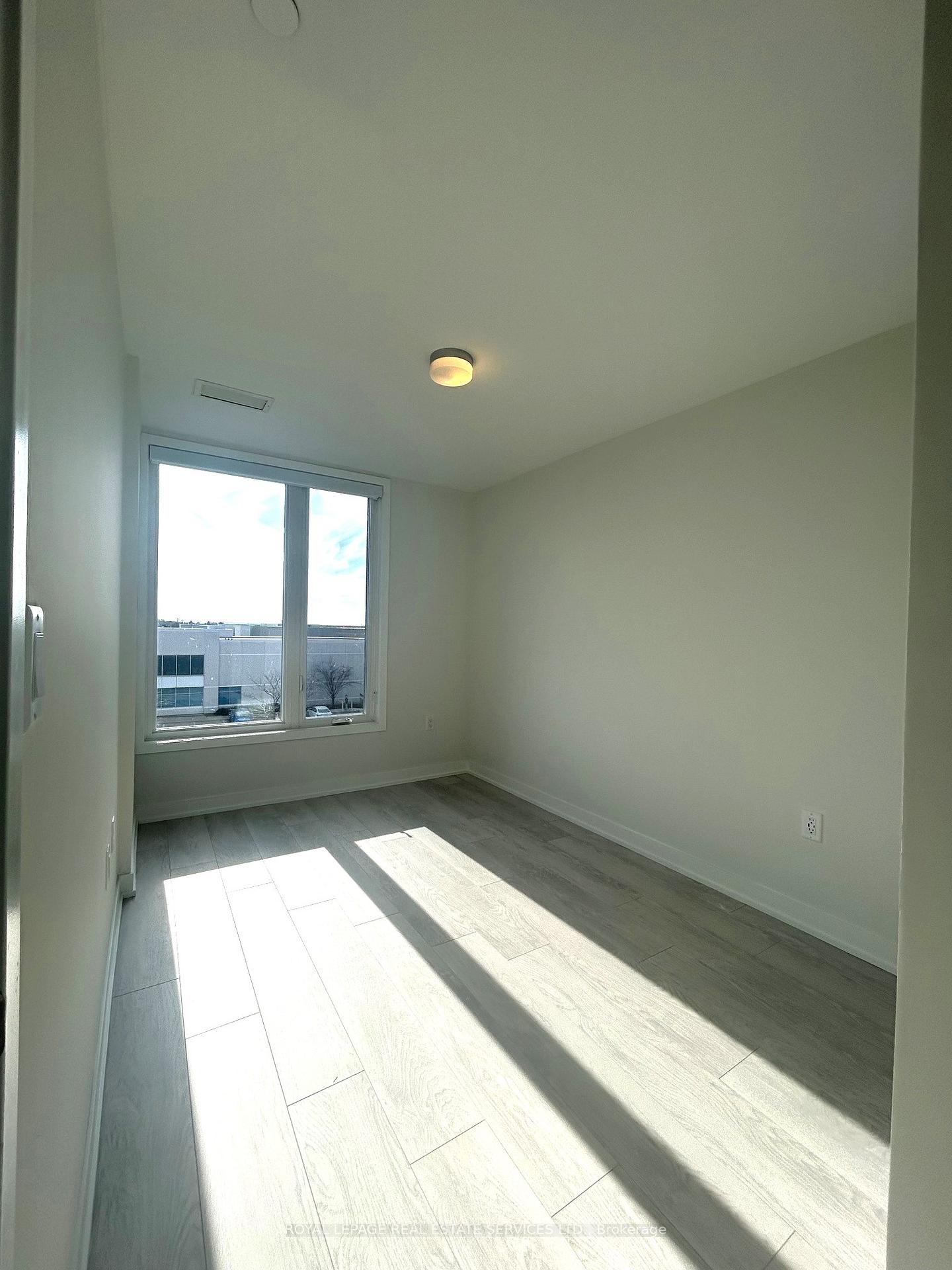 Photo 15 of Unit 417, 3401 Ridgeway Drive E, Mississauga, Erin Mills — HOMEH