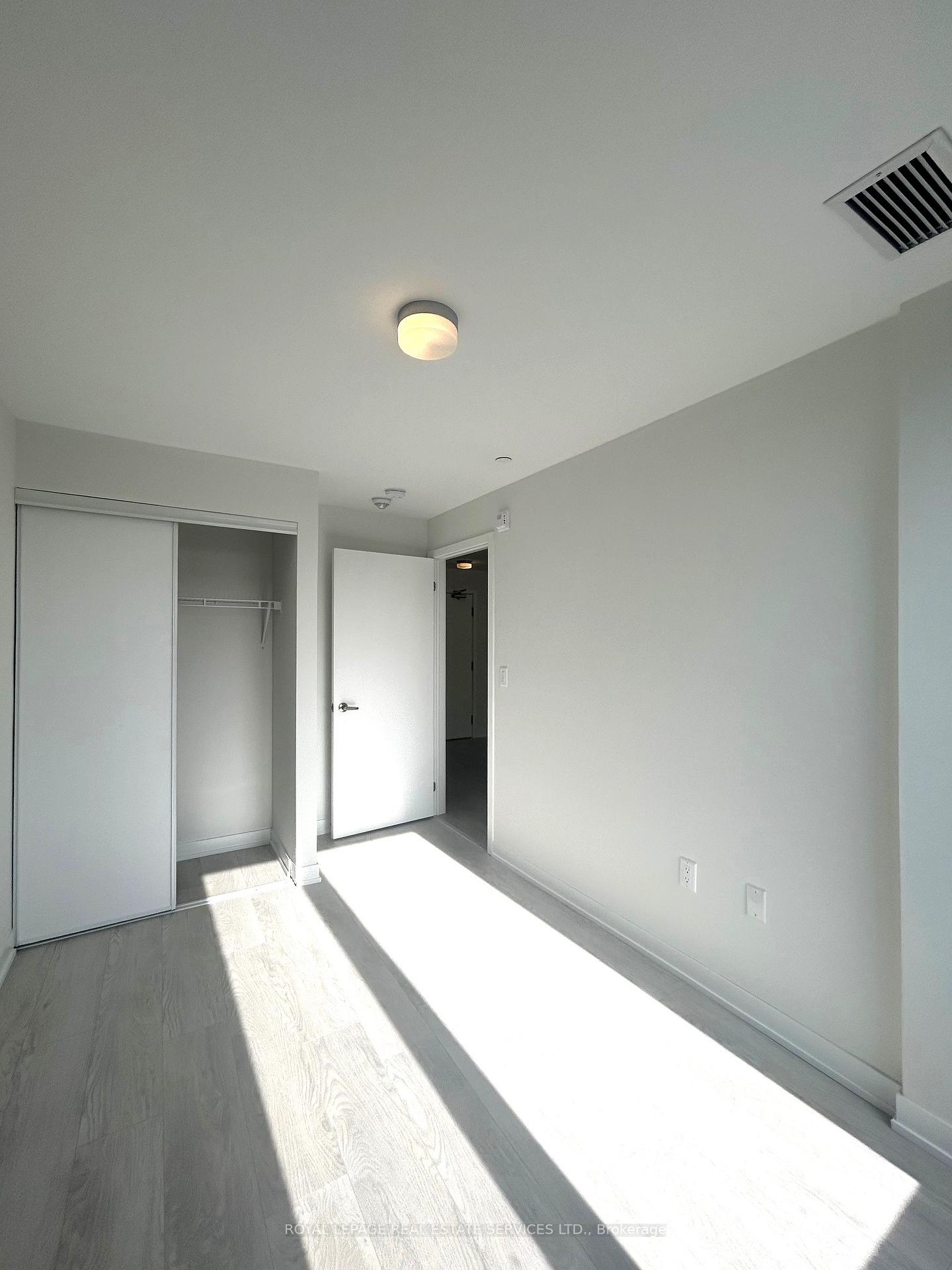 Photo 17 of Unit 417, 3401 Ridgeway Drive E, Mississauga, Erin Mills — HOMEH