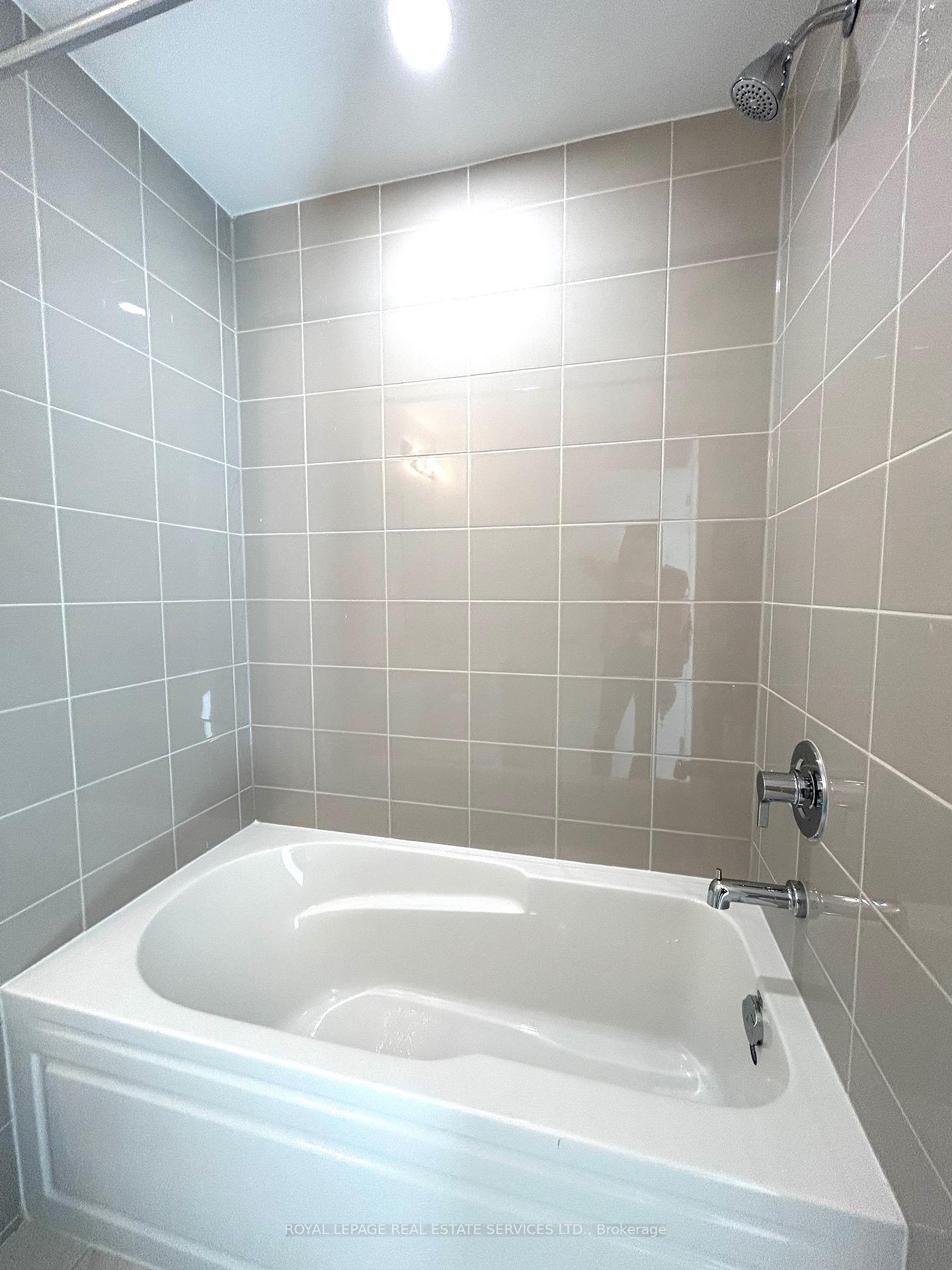 Photo 19 of Unit 417, 3401 Ridgeway Drive E, Mississauga, Erin Mills — HOMEH