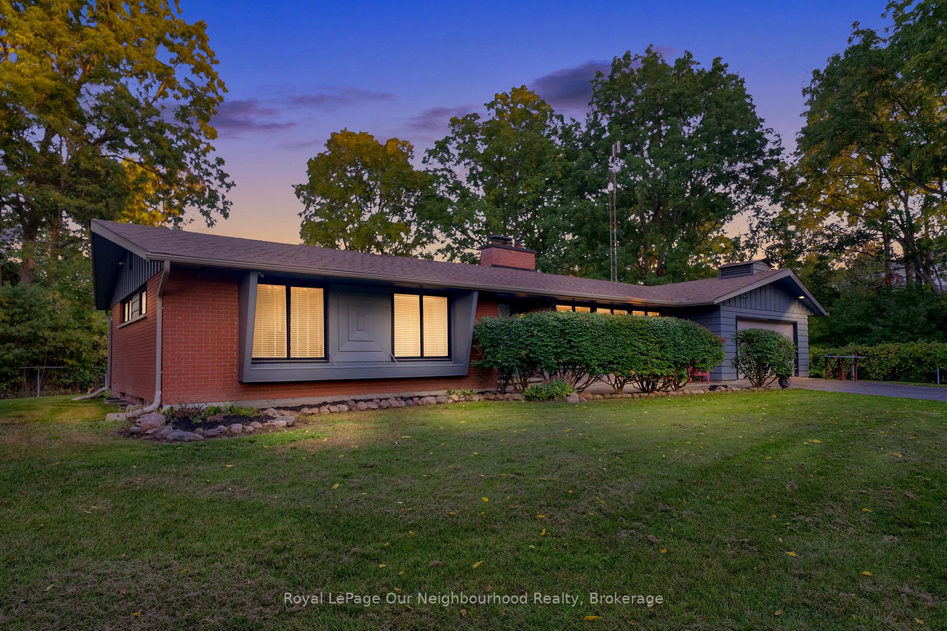 Front of 1539 Finch Avenue