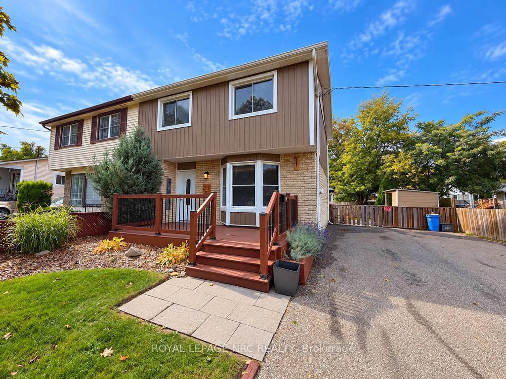 Photo 4 of 51 Stanmary Drive, St. Catharines, Fairview — HOMEH