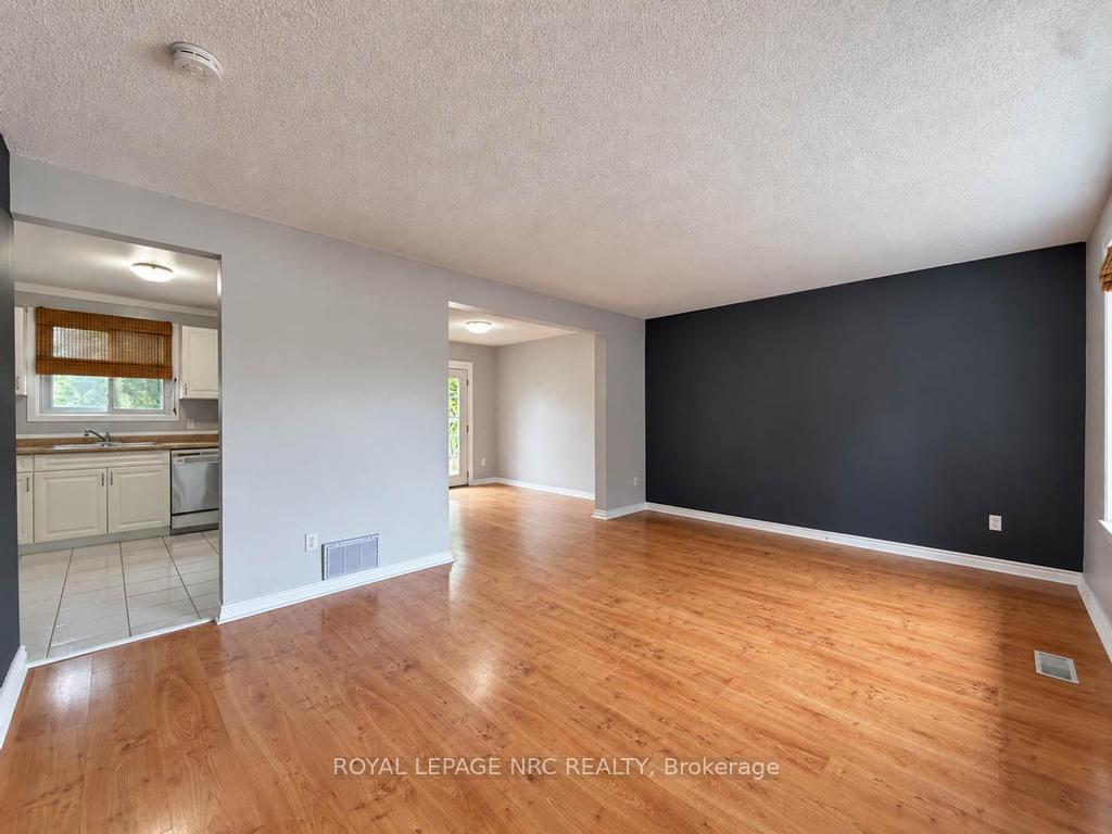 Photo 6 of 51 Stanmary Drive, St. Catharines, Fairview — HOMEH