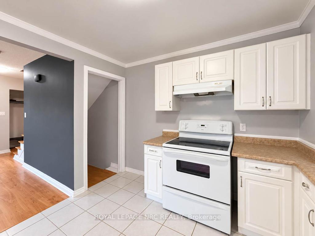 Photo 11 of 51 Stanmary Drive, St. Catharines, Fairview — HOMEH