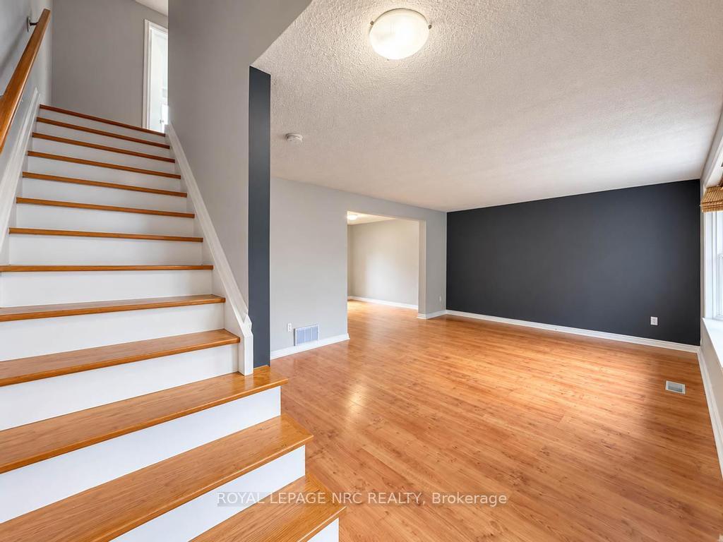 Photo 13 of 51 Stanmary Drive, St. Catharines, Fairview — HOMEH