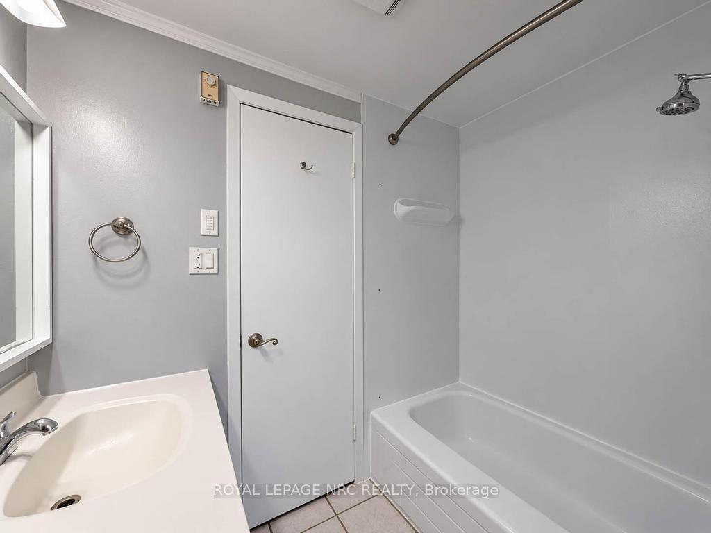 Photo 21 of 51 Stanmary Drive, St. Catharines, Fairview — HOMEH