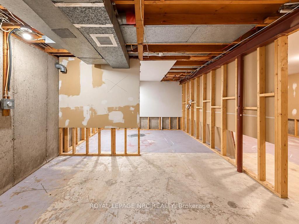 Photo 24 of 51 Stanmary Drive, St. Catharines, Fairview — HOMEH