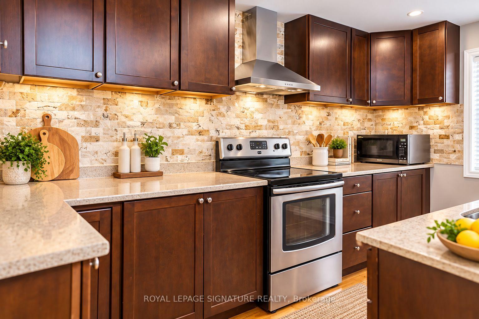 Photo 4 of Unit Lower, 11 Celestial Court, Brampton, Fletcher's Meadow — HOMEH
