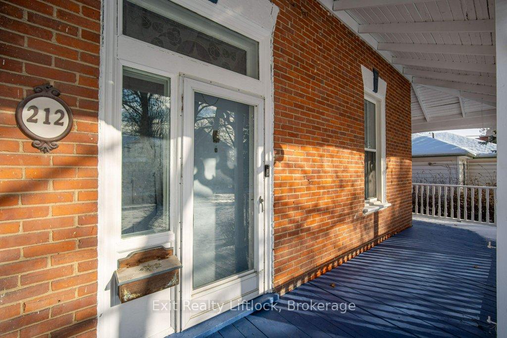 Photo 2 of 212 Barnardo Avenue, Peterborough, Northcrest Ward 5 — HOMEH
