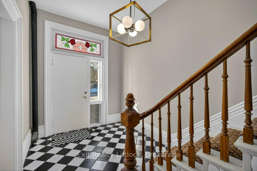 Photo 3 of 212 Barnardo Avenue, Peterborough, Northcrest Ward 5 — HOMEH