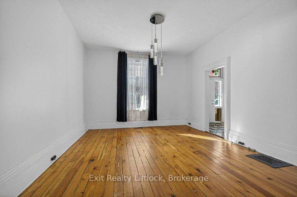 Photo 5 of 212 Barnardo Avenue, Peterborough, Northcrest Ward 5 — HOMEH