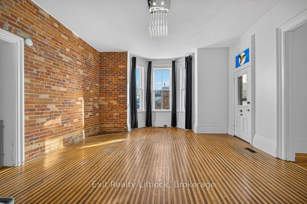 Photo 9 of 212 Barnardo Avenue, Peterborough, Northcrest Ward 5 — HOMEH