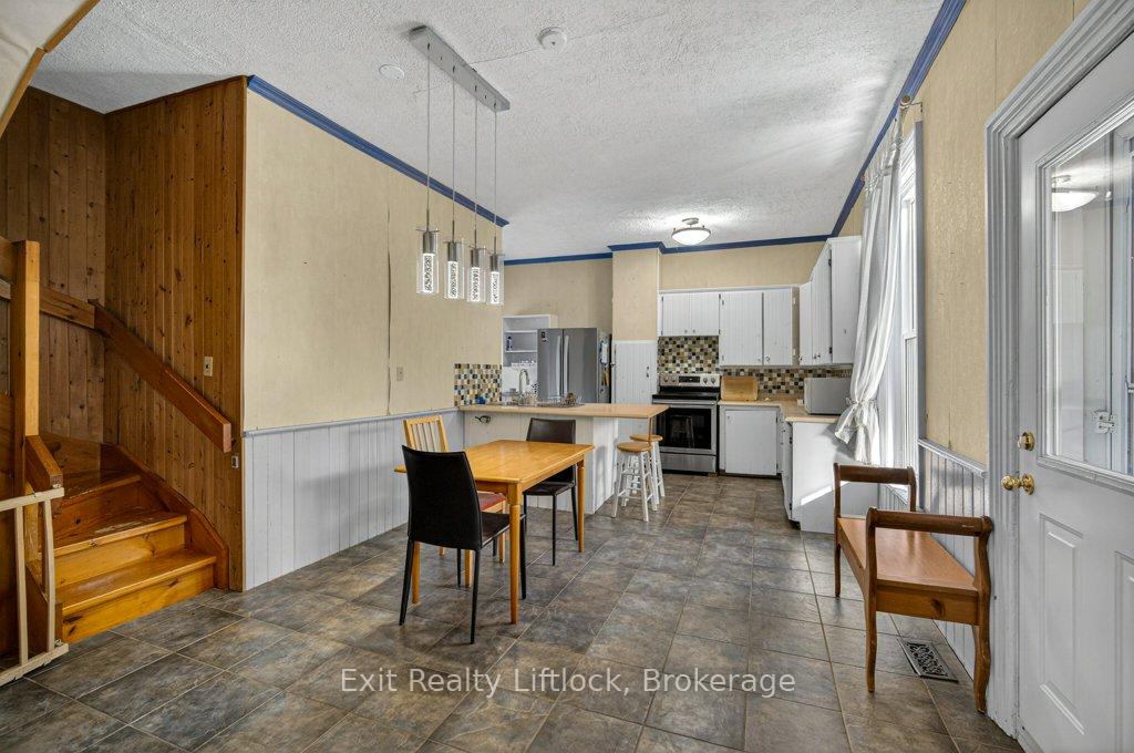 Photo 11 of 212 Barnardo Avenue, Peterborough, Northcrest Ward 5 — HOMEH
