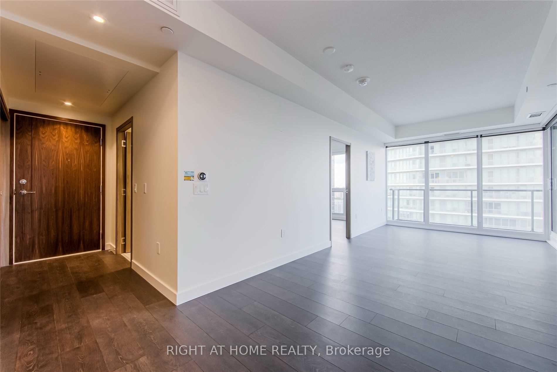 Photo 7 of Unit 1602, 95 Mcmahon Drive, North York, Bayview Village — HOMEH