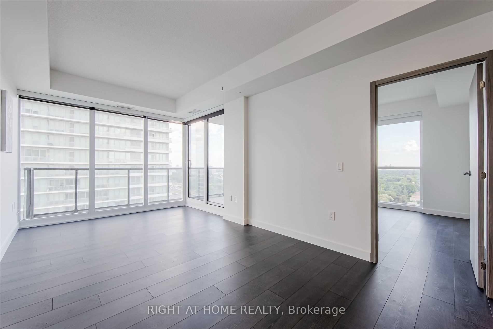 Photo 8 of Unit 1602, 95 Mcmahon Drive, North York, Bayview Village — HOMEH