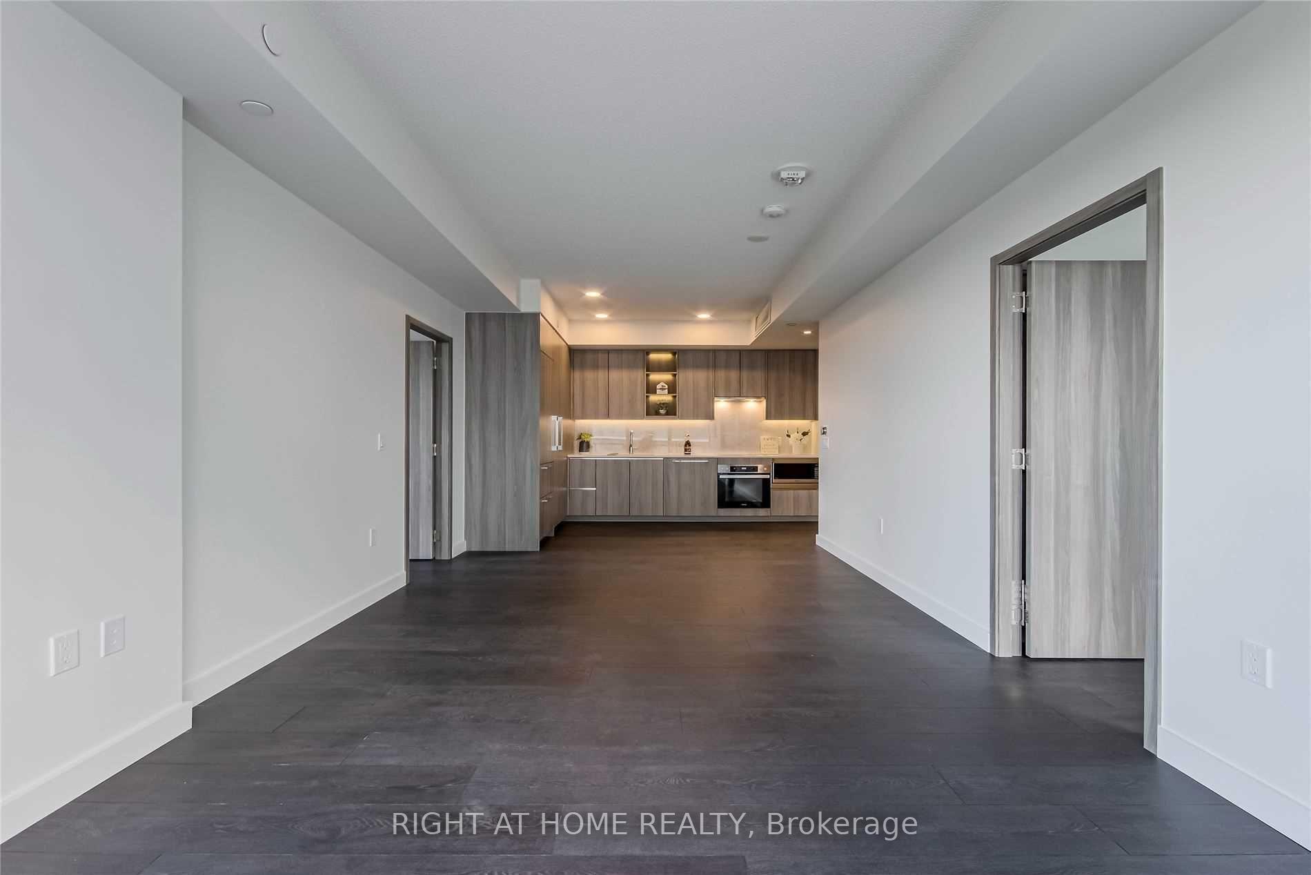 Photo 10 of Unit 1602, 95 Mcmahon Drive, North York, Bayview Village — HOMEH