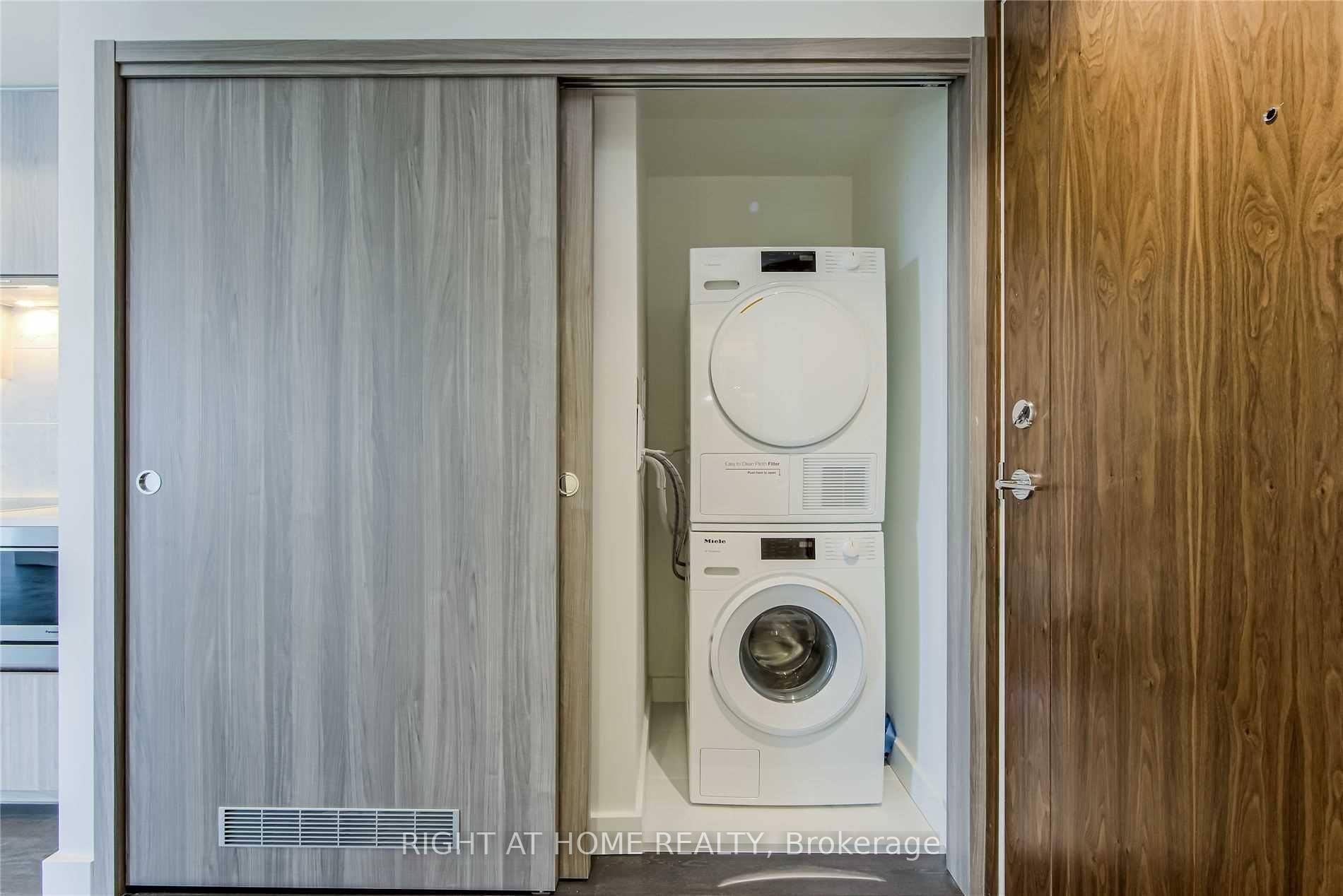 Photo 21 of Unit 1602, 95 Mcmahon Drive, North York, Bayview Village — HOMEH
