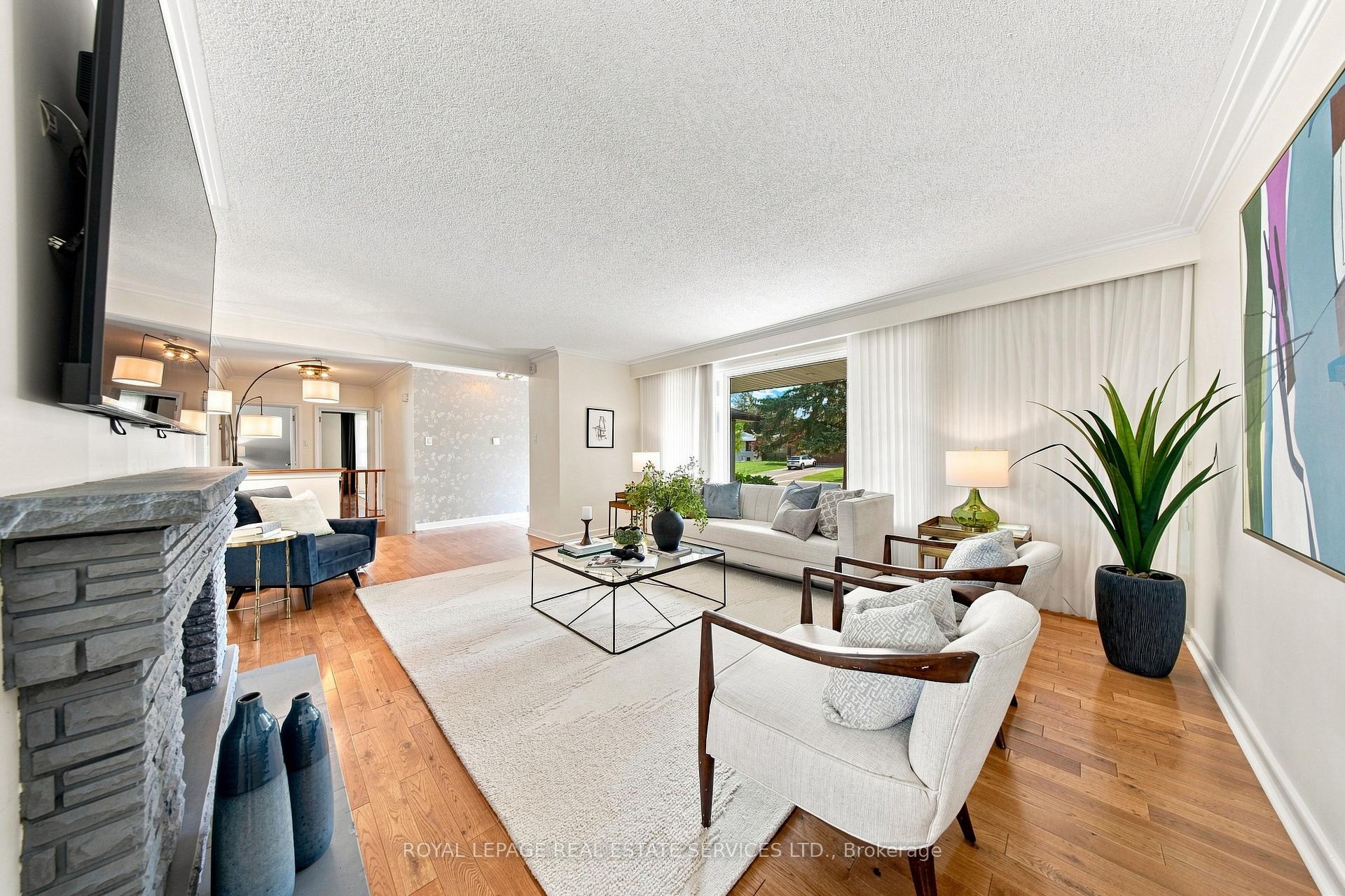 Photo 4 of 16 Oldham Road, Etobicoke, Princess-Rosethorn — HOMEH