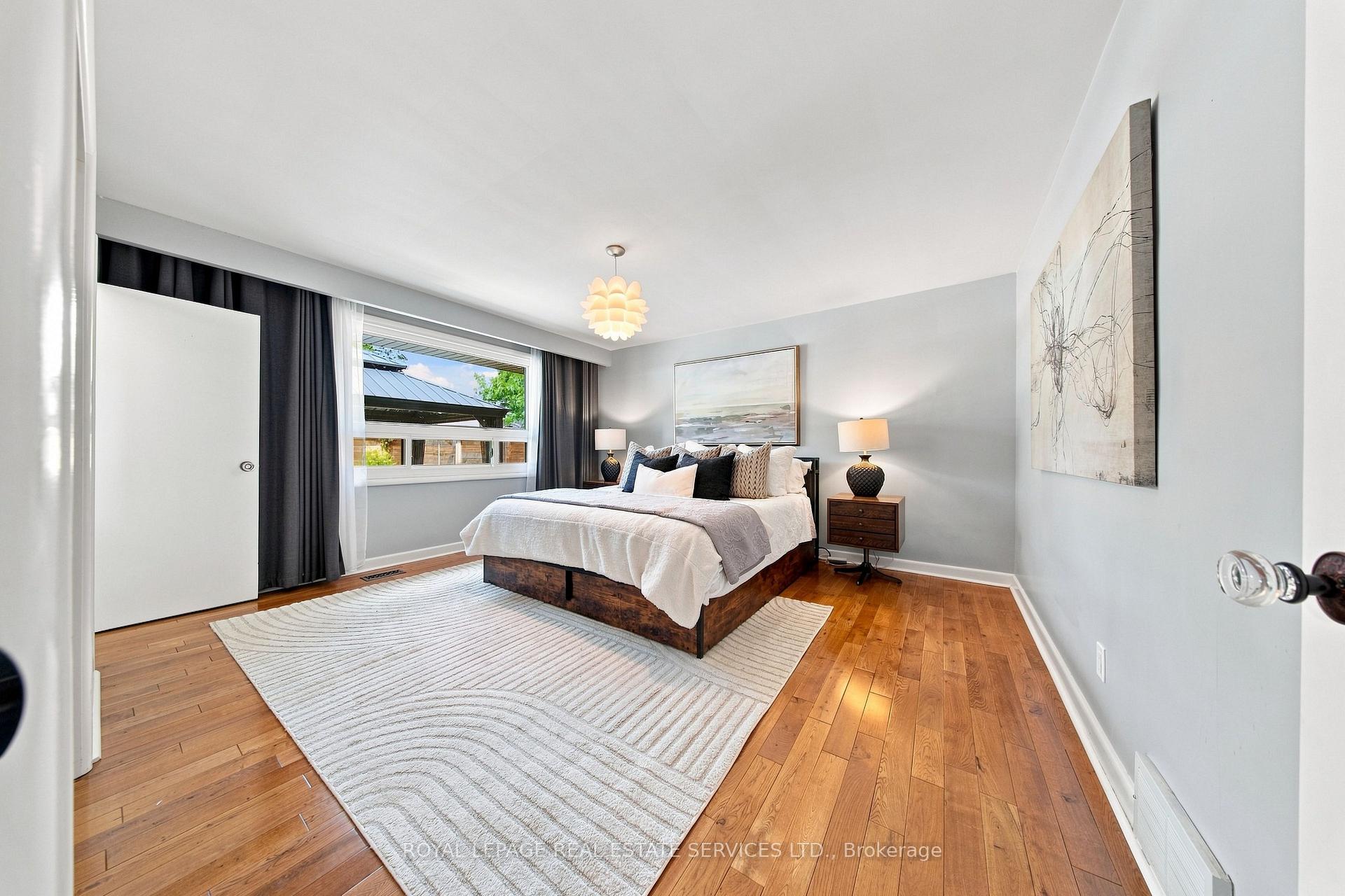 Photo 10 of 16 Oldham Road, Etobicoke, Princess-Rosethorn — HOMEH
