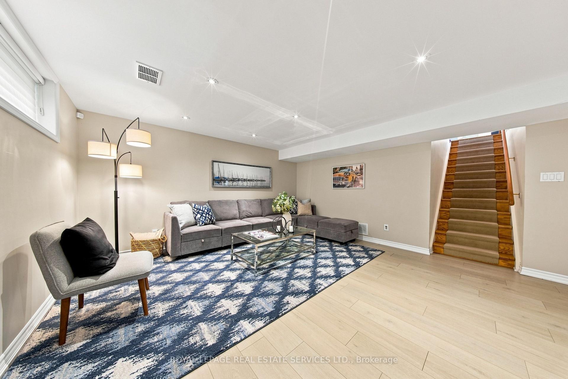 Photo 21 of 16 Oldham Road, Etobicoke, Princess-Rosethorn — HOMEH