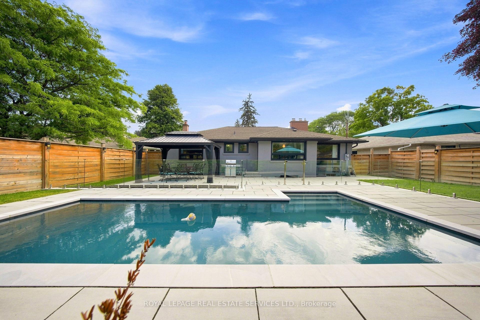 Photo 33 of 16 Oldham Road, Etobicoke, Princess-Rosethorn — HOMEH