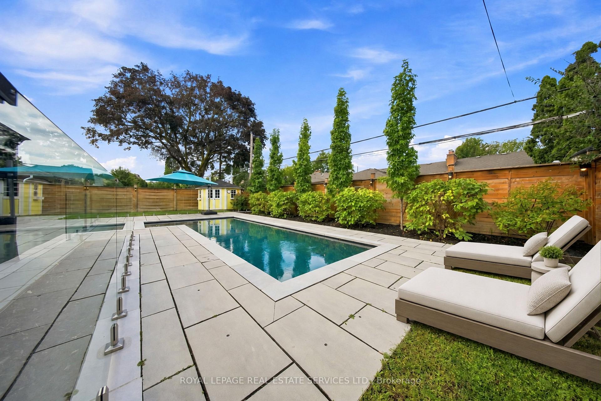 Photo 35 of 16 Oldham Road, Etobicoke, Princess-Rosethorn — HOMEH