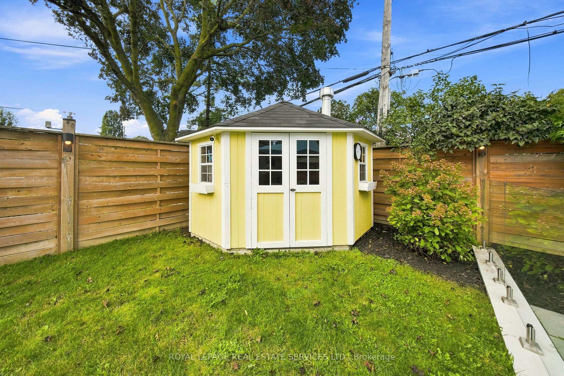 Photo 38 of 16 Oldham Road, Etobicoke, Princess-Rosethorn — HOMEH