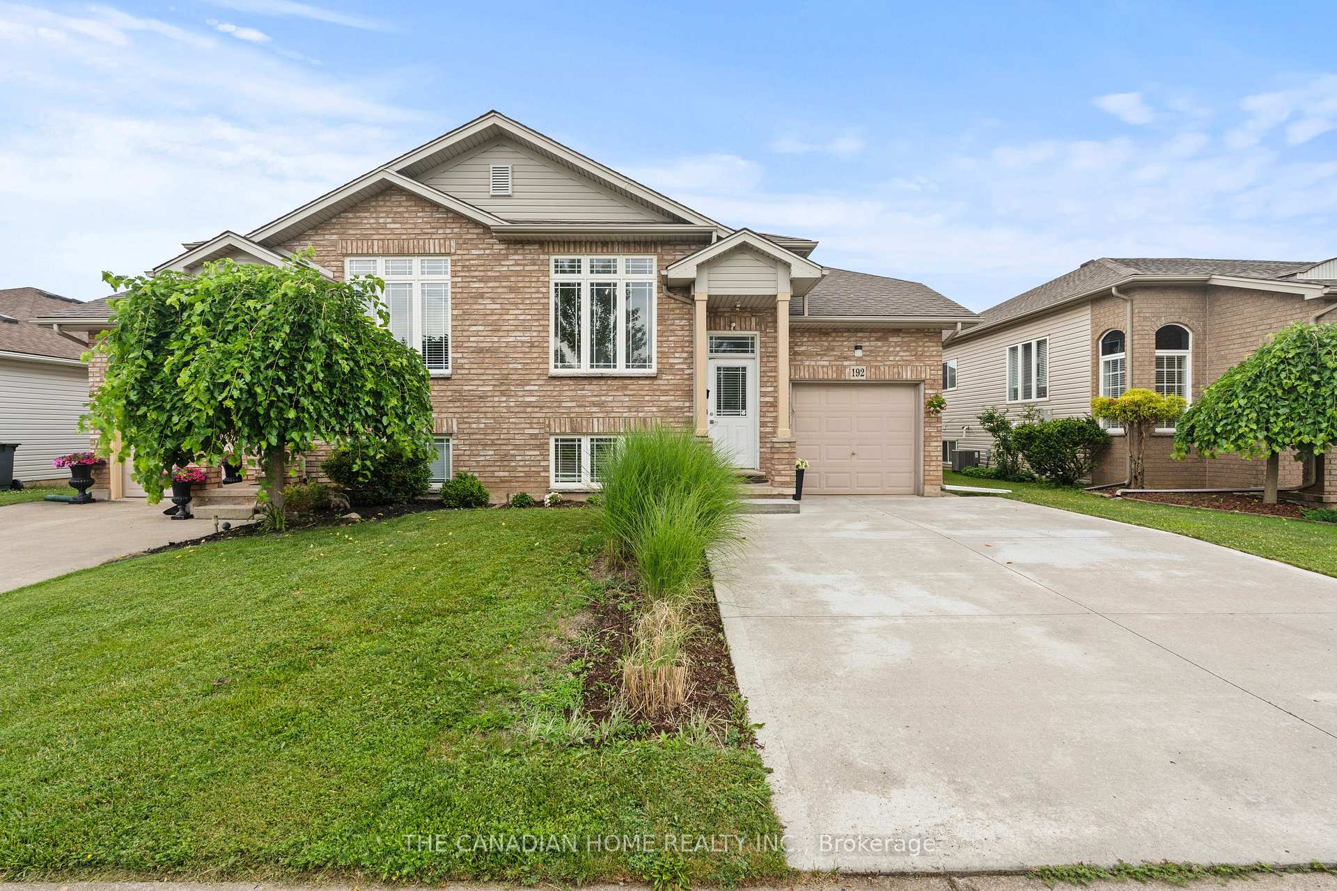 Photo 2 of 192 Oakcrest Avenue E, Welland, West Welland — HOMEH