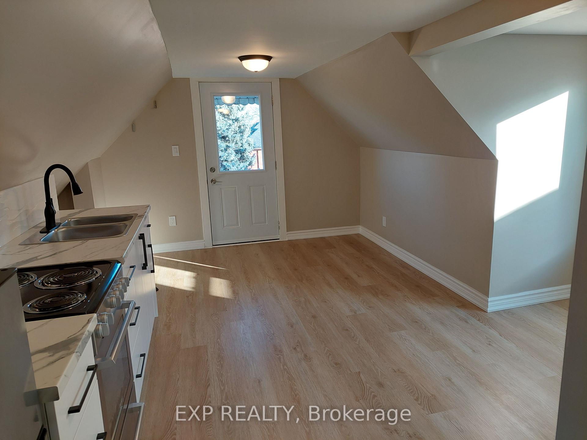 Photo 4 of Unit LOFT, 148 Gibson Avenue, Hamilton, Gibson — HOMEH