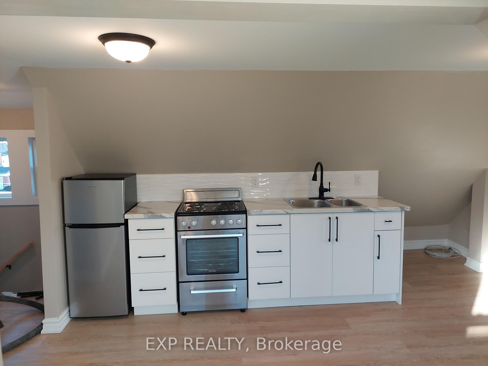 Photo 5 of Unit LOFT, 148 Gibson Avenue, Hamilton, Gibson — HOMEH