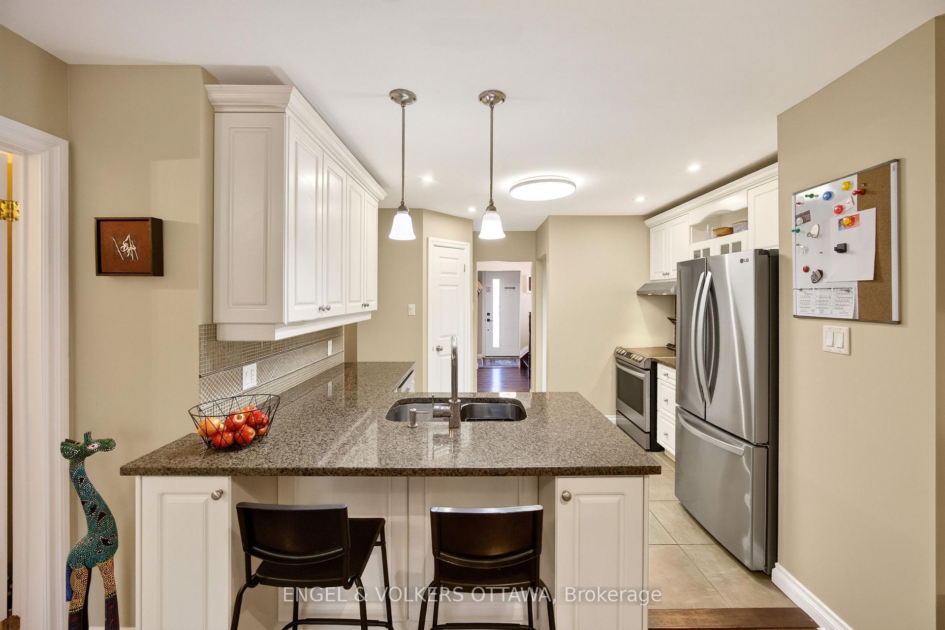 Photo 15 of 533 Hilson Avenue, Ottawa, Westboro/Hampton Park — HOMEH