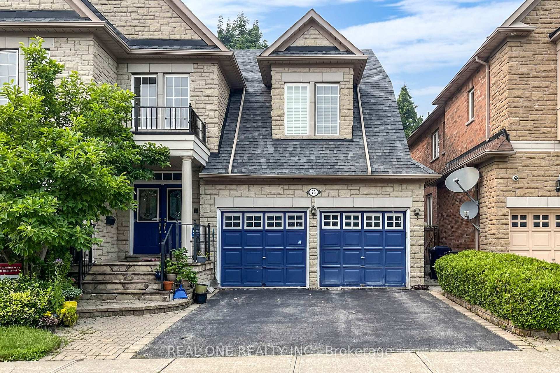 Photo 3 of 75 Green Meadows Circle, North York, Don Valley Village — HOMEH