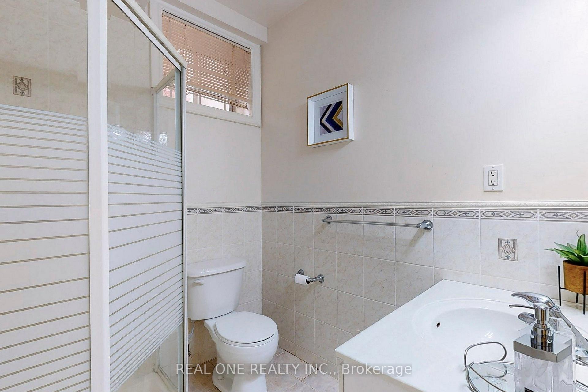 Photo 6 of 75 Green Meadows Circle, North York, Don Valley Village — HOMEH
