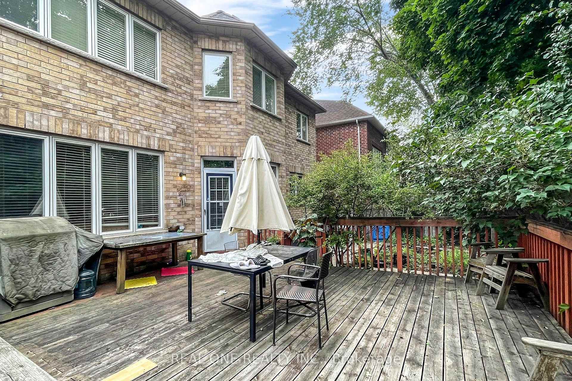 Photo 15 of 75 Green Meadows Circle, North York, Don Valley Village — HOMEH