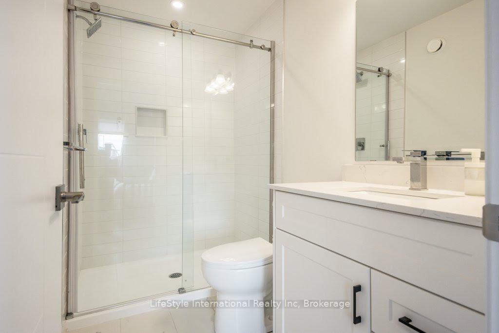 Photo 32 of 32 Duggan Lane, Guelph, Clairfields/Hanlon Business Park — HOMEH