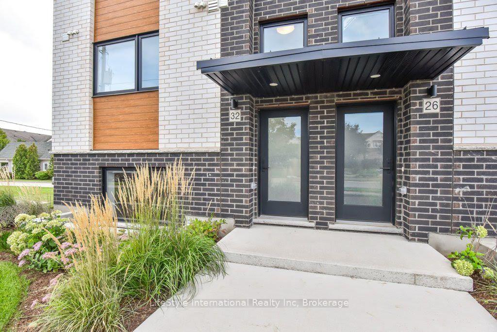 Photo 35 of 32 Duggan Lane, Guelph, Clairfields/Hanlon Business Park — HOMEH